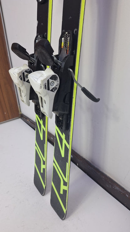 Ski Fischer RC4 GS WC 140 cm + fixations Fischer RS9 Sports d’hiver