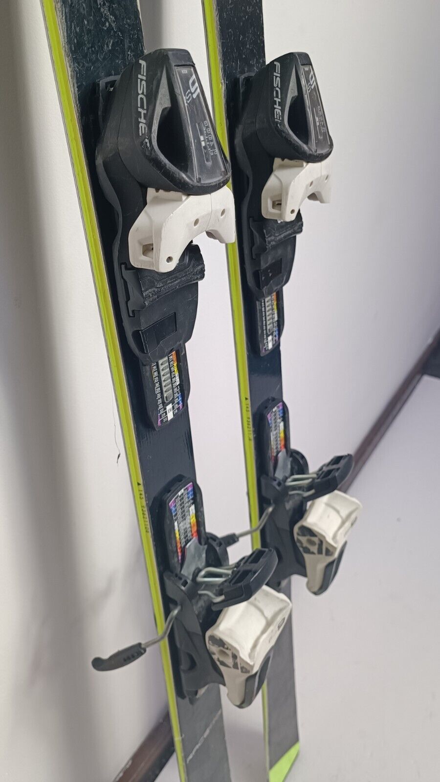Fischer RC4 GS FIS 145 cm Ski + Fischer 9 Bindungen Wintersport Abfahrtsspaß