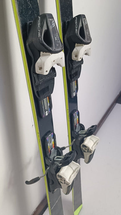 Fischer RC4 GS FIS 145 cm Ski + Fischer 9 Bindungen Wintersport Abfahrtsspaß