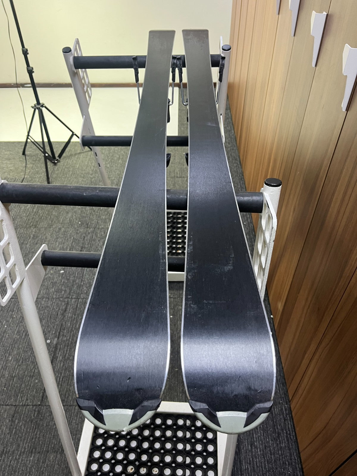 Ski Elan Exar Pro 130 + fixations Elan ESP 7.5. Sport, neige, hiver et plaisir
