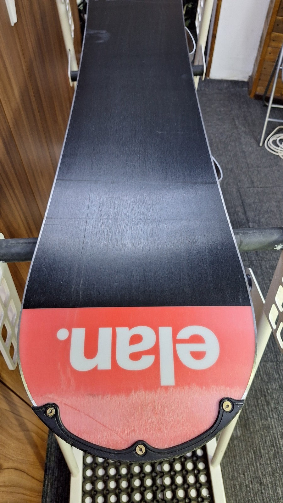 Snowboard Elan Explore C 160 cm + Attacchi HEAD Rental L Divertimento sulla neve in inverno