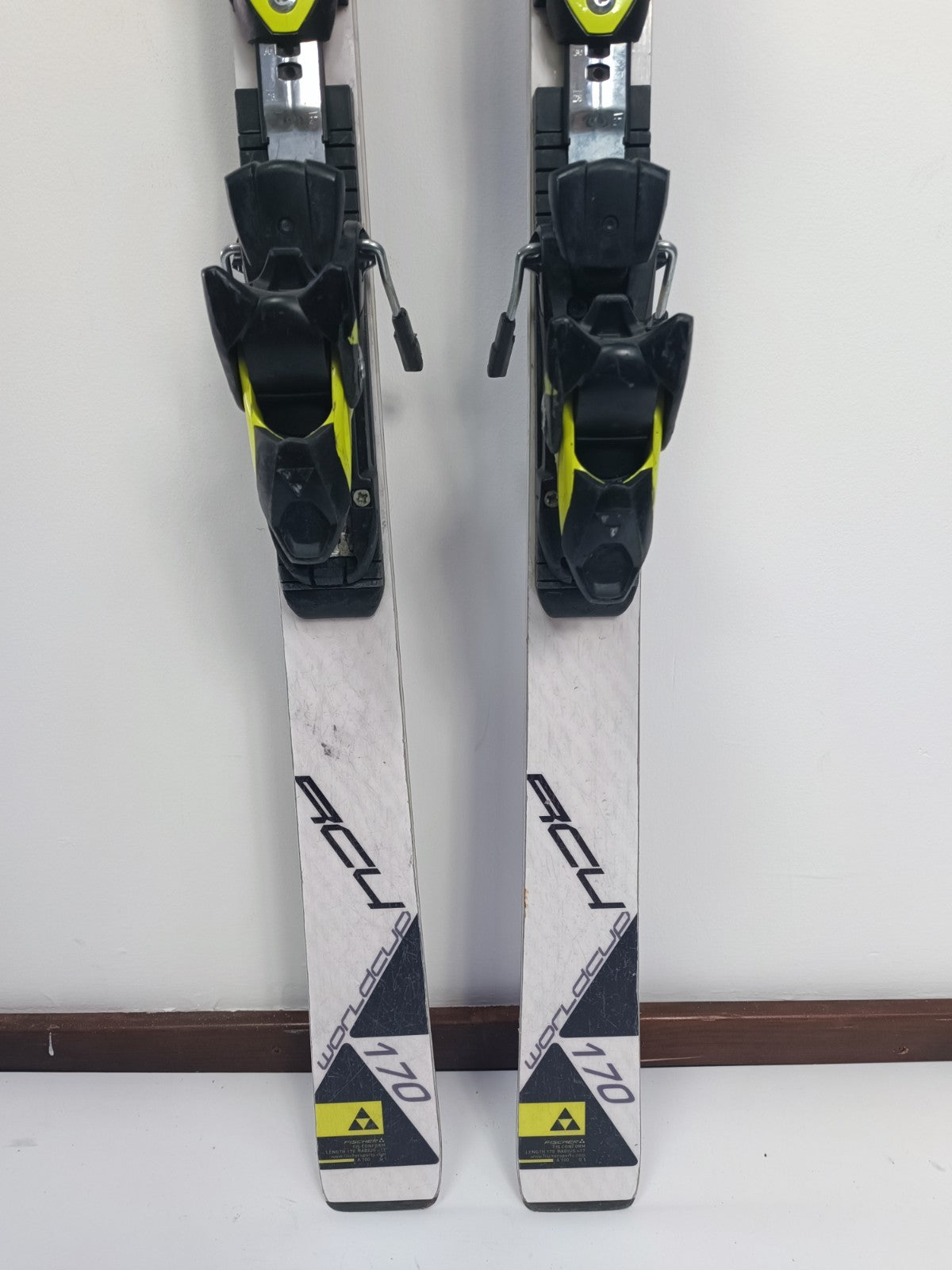 Fischer RC4 WC 170cm Ski + Fischer 11 Bindungen Winter Fun Snow Sport