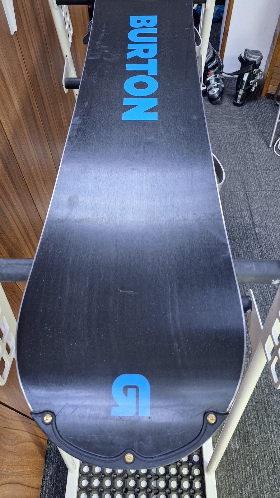 Burton Progression 157 cm Snowboard + HEAD Rental M Bindings Winter Snow Sport