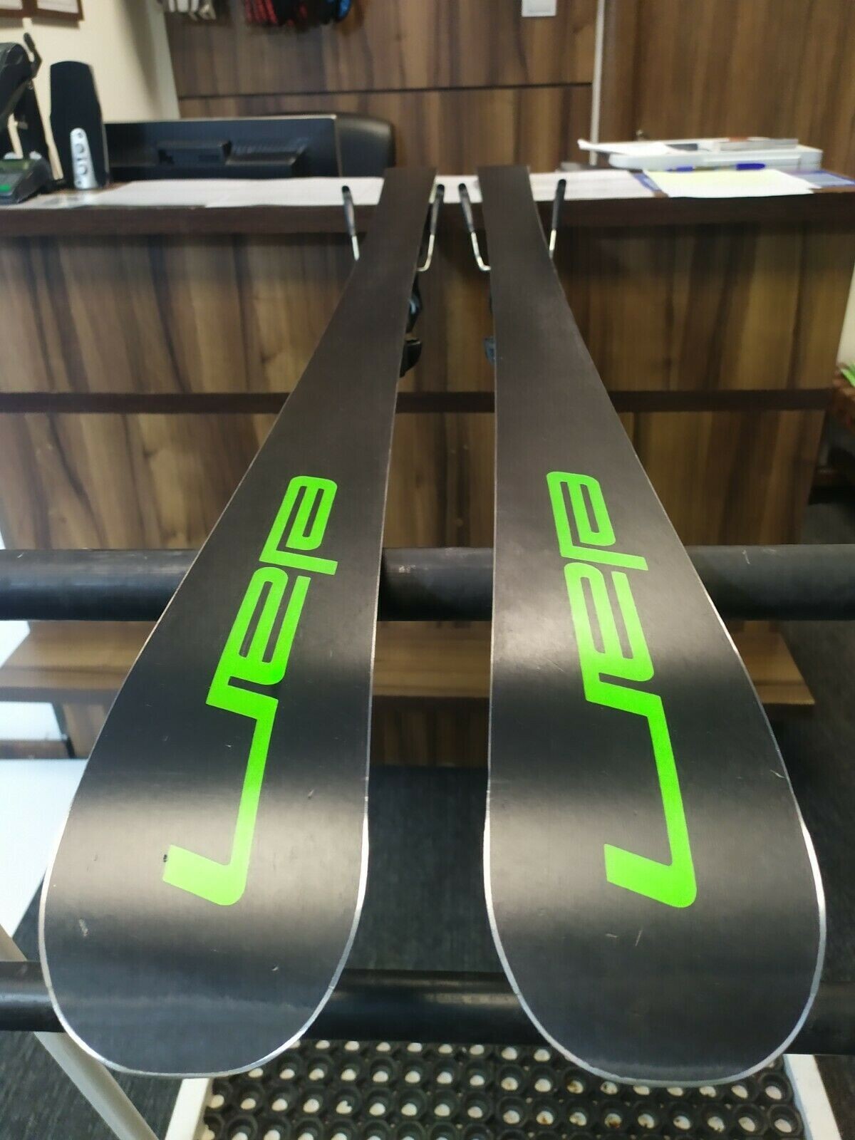 Elan Race RCG 142 cm Ski + Elan 7.5 Bindungen Winterspaß im Schnee Outdoor