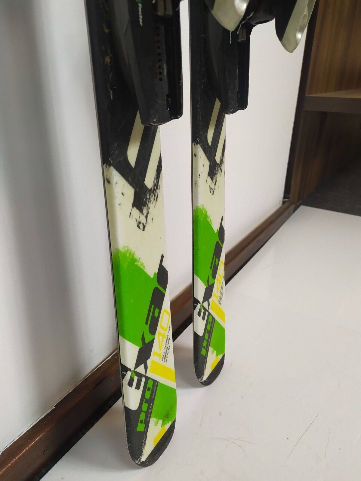 Elan Exar Pro 140 cm Ski + Elan SP 7.5 Bindungen Sport Schnee Winterspaß