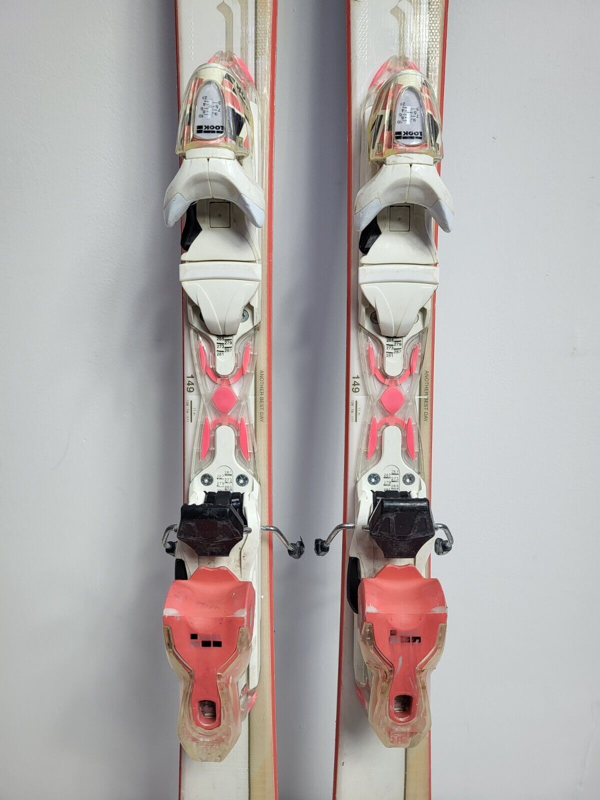 Rossignol Famous 149cm Ski + Fixations Look 10 Aventure hivernale Hiver