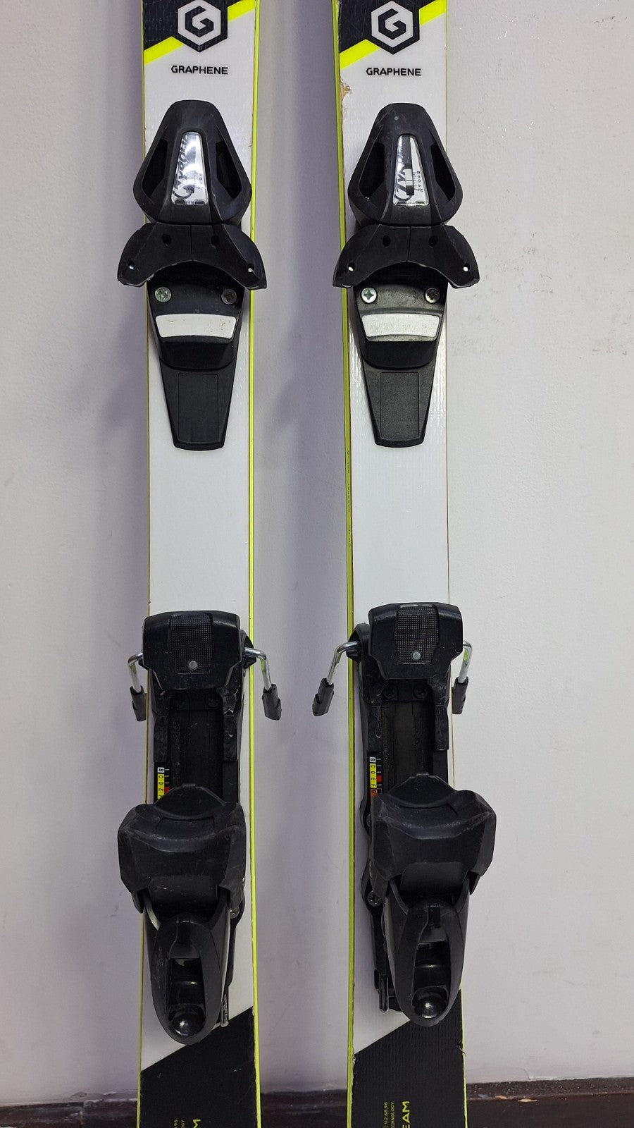 Sci HEAD i.Race Team 150 cm + attacchi Tyrolia SR 10 Sport invernali Divertimento sulla neve