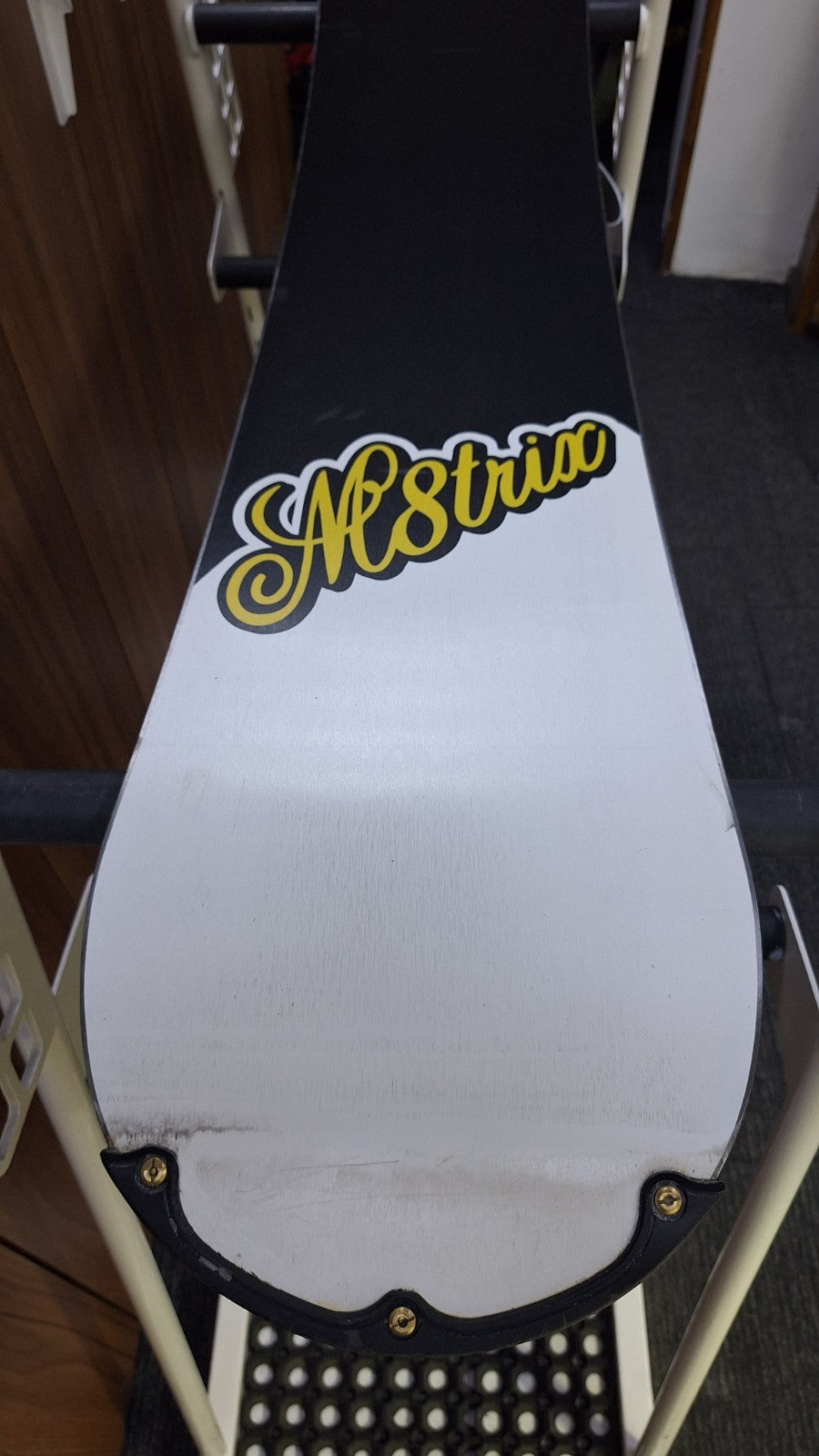 Snowboard Matrix Escape 145 cm de 2018 + fixations HEAD Rental M Neige Aventure