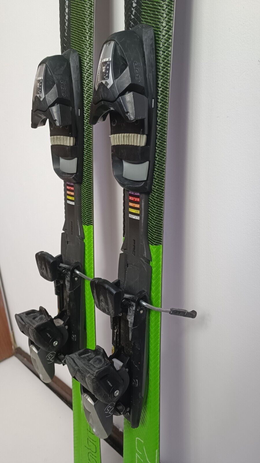 Elan eRise 140 Ski + Elan ESP 7.5 Bindungen Winter Adventure Outdoor