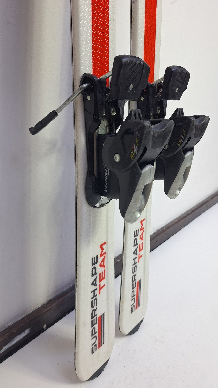 HEAD Supershape Team R 137 cm Ski + Tyrolia BYS 7.5 BSL Bindings Winter Snow