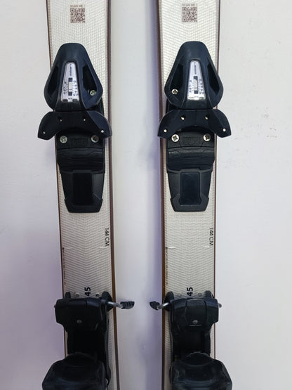 Sci Rossignol Nova2 144 cm + attacchi Elan ESR10 Divertimento invernale Sport sulla neve