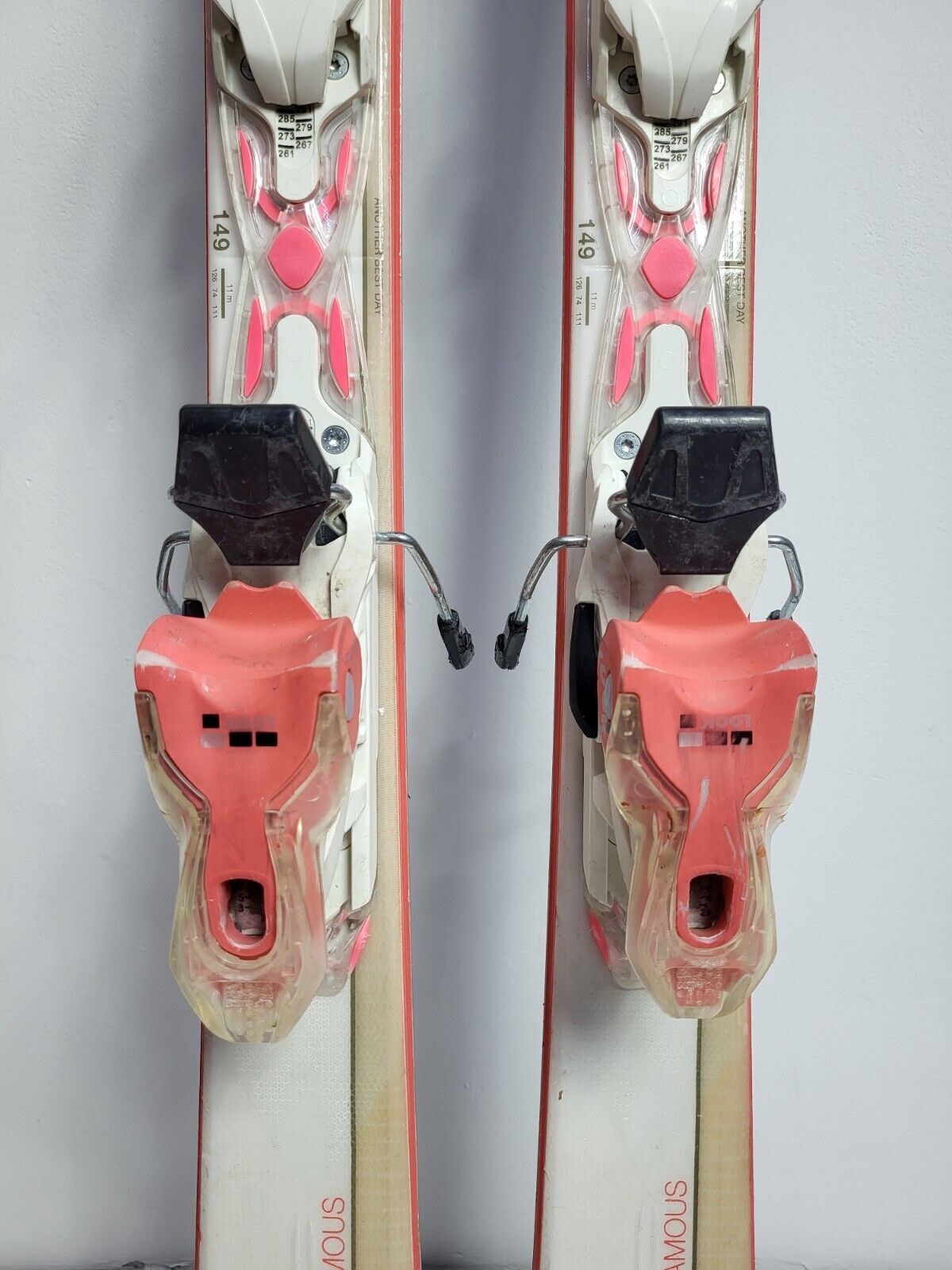 Rossignol Famous 149cm Ski + Fixations Look 10 Aventure hivernale Hiver