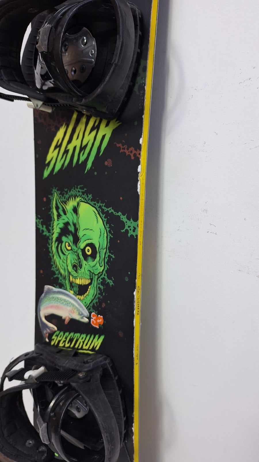 Snowboard Slash Spectrum 154 cm + attacchi Speedfit L Sport invernali sulla neve