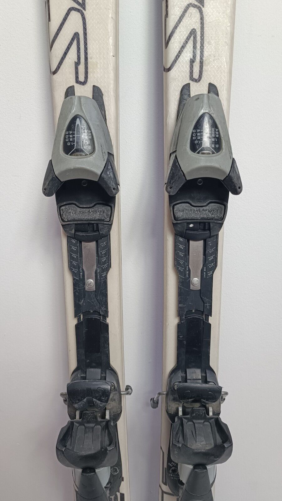 Salomon 24 HRS 130 cm Ski + Salomon 4.5 Bindings Winter Sport Adventure