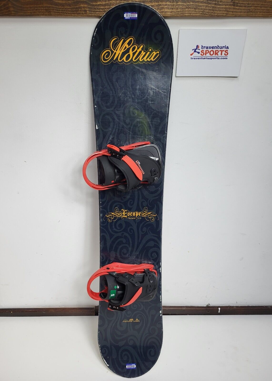 Matrix Escape 141 cm Snowboard + NEW Dreamscape Faky JR Size S Bindings Winter