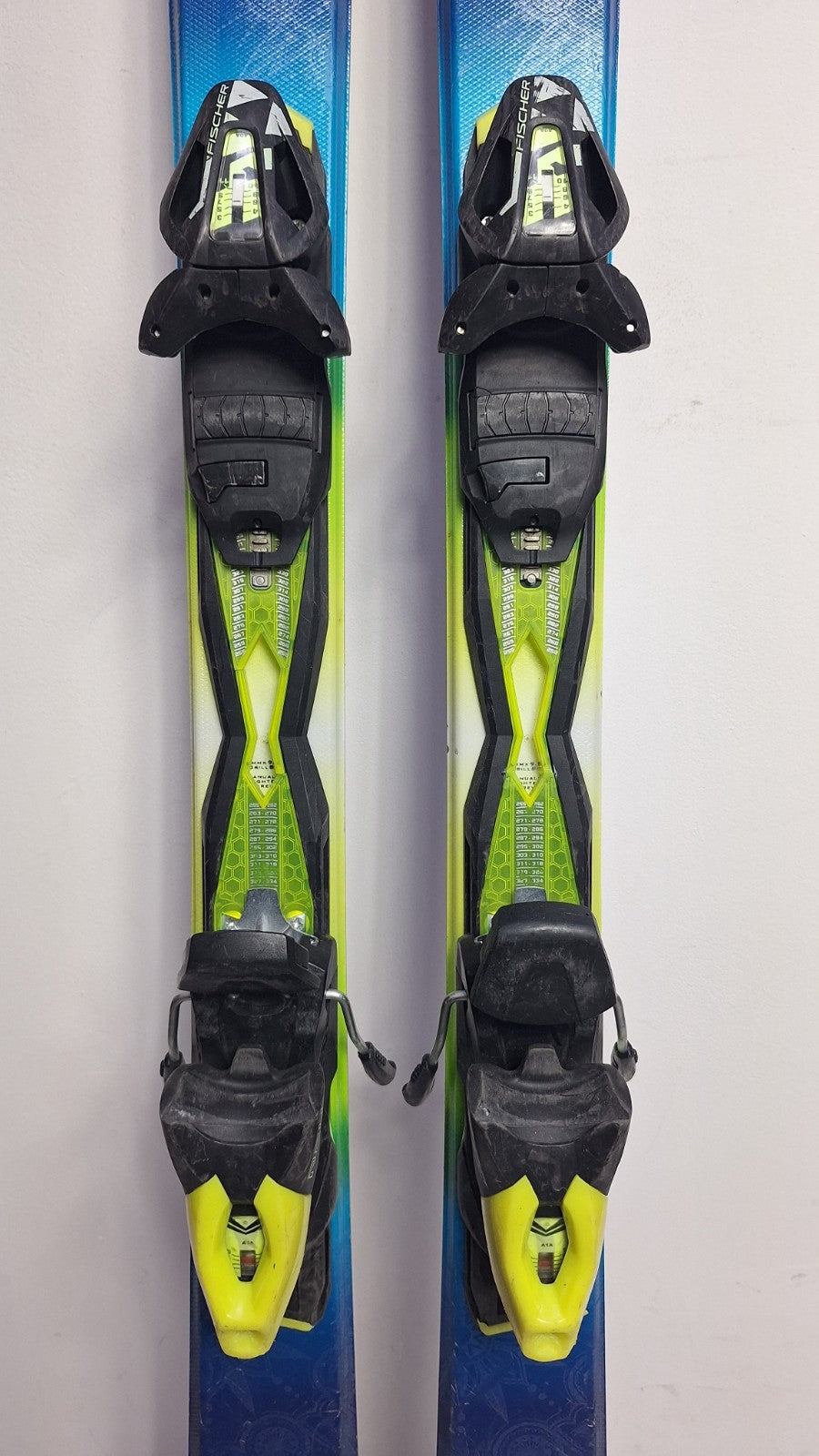 K2 LUV 75 149cm Ski + Fischer 11 Bindings Winter Adventure Winter