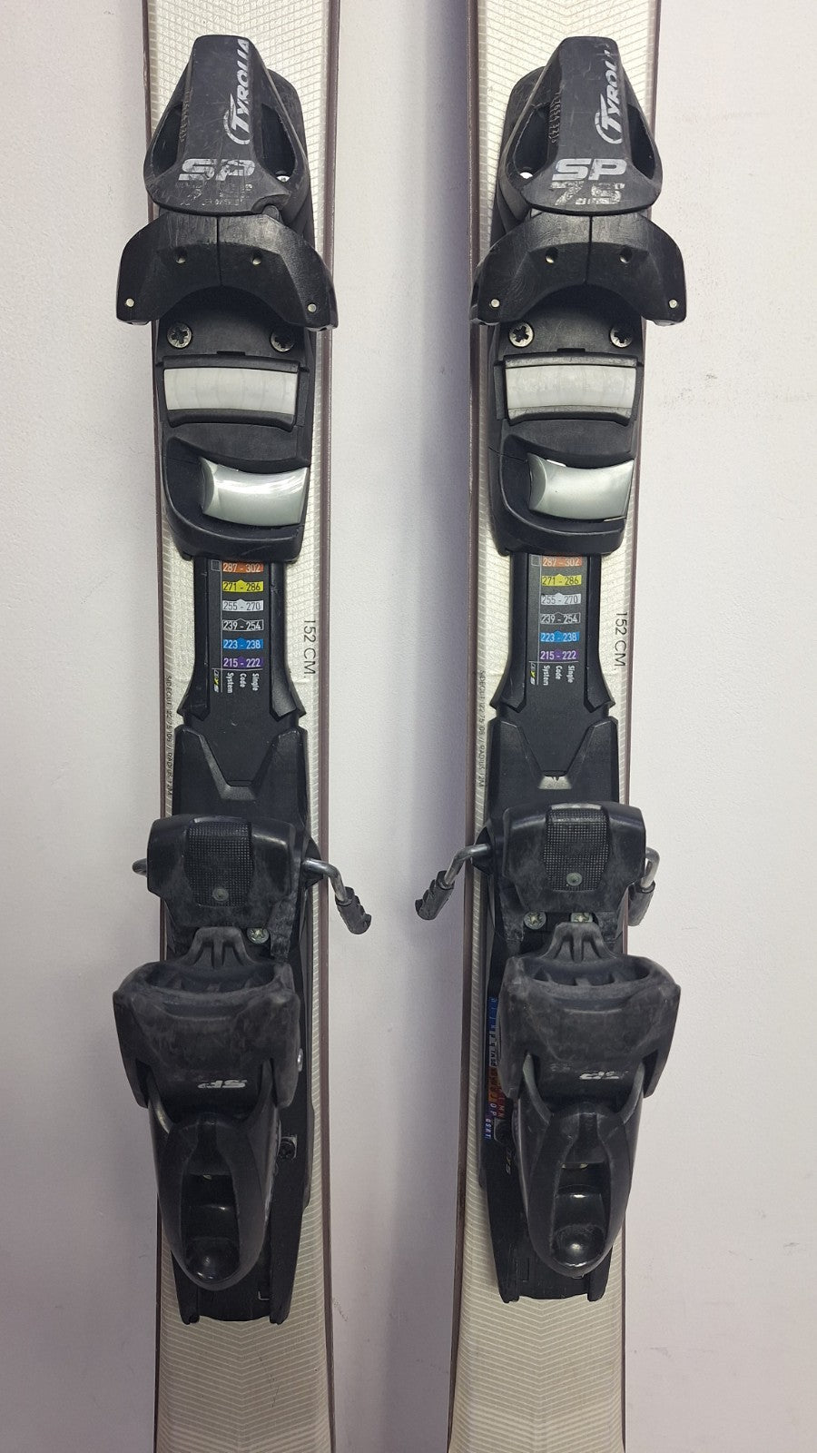 Rossignol Nova 2 152 cm Ski + Elan ESP 7.5  Bindings Winter Fun Snow Sports