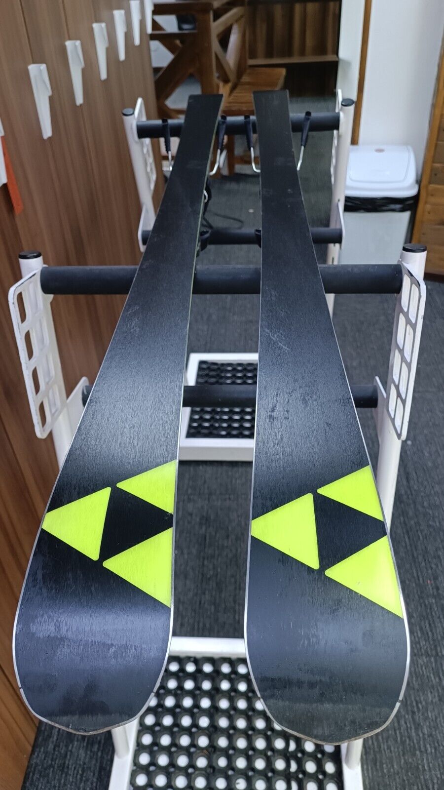 Fischer RC4 GS FIS 145 cm Ski + Fischer 7 Bindungen Wintersport Abfahrtsspaß