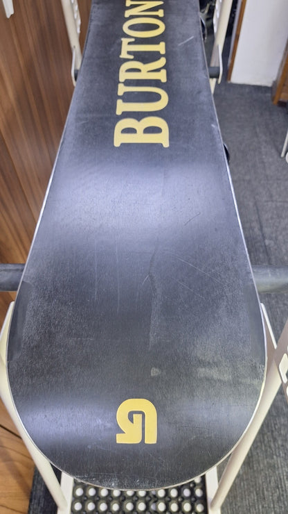 Snowboard Burton Progression 147 cm + fixations Burton S - aventure hivernale