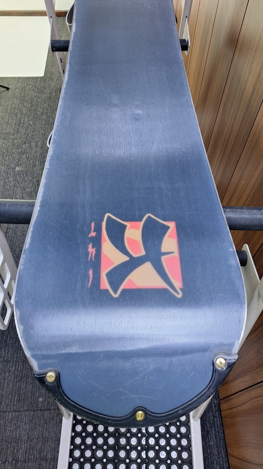 Snowboard Heli Kamikaze 147 cm + fixations HEAD Rental M Hiver Neige Aventure