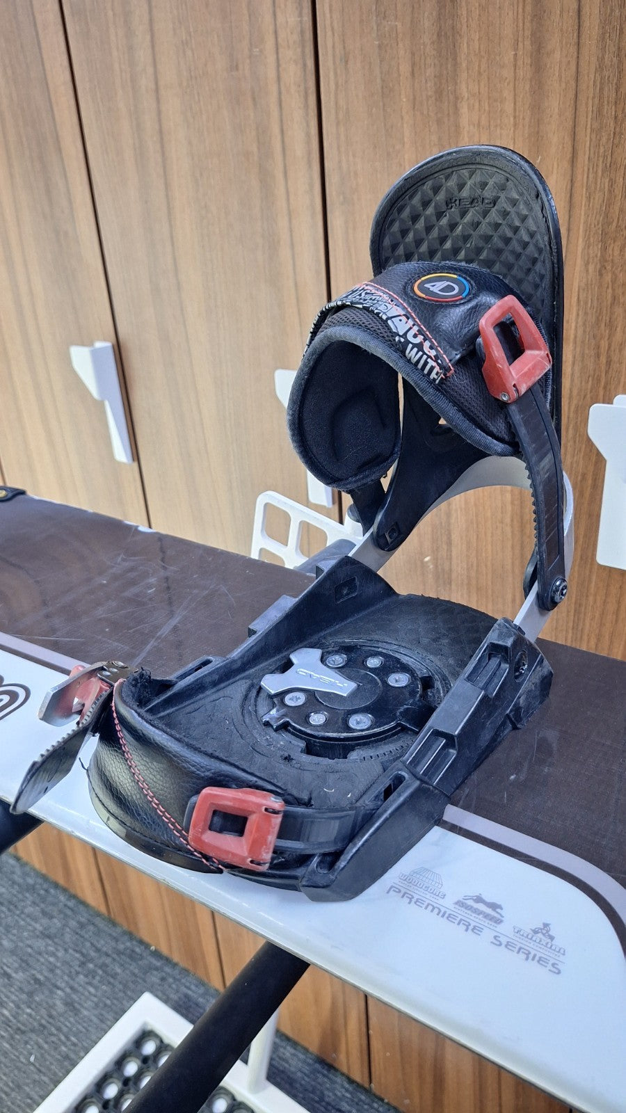 Matrix Style 149cm Snowboard + HEAD Rental M Bindings Adventure Sport Winter Snow