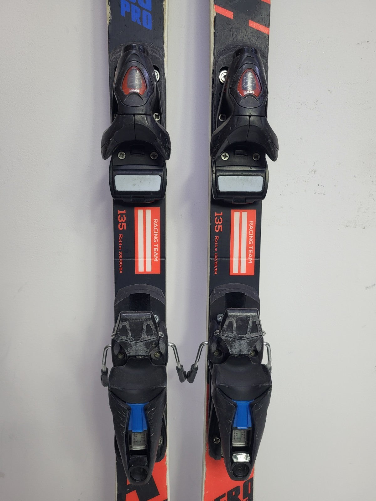 Ski Rossignol Hero Athlete GS Pro A14 135 cm + fixations Look 10 Plaisirs de la neige hivernale
