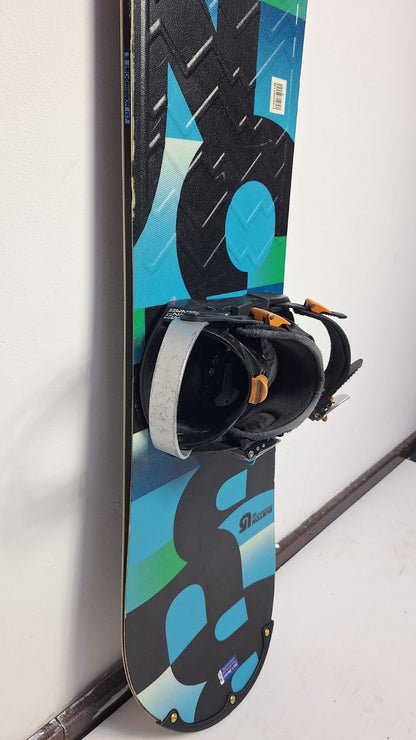 Burton Progression 157 cm Snowboard + HEAD Rental M Bindings Winter Snow Sport