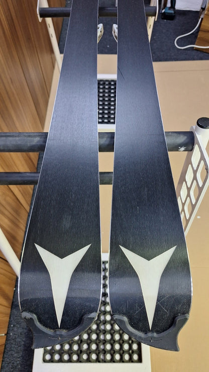 Atomic Redster SL 145 cm Skis + Atomic 10 Bindings Winter Fun Snow