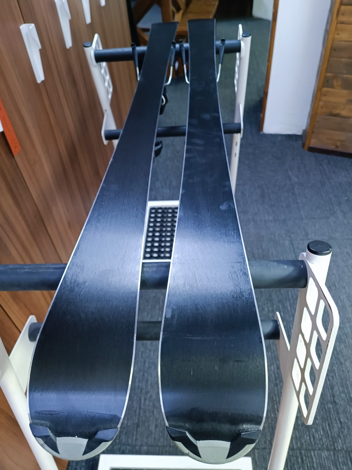 Elan Explore Pro 130 Ski + fixations Elan 7.5 Sport d’hiver et divertissement