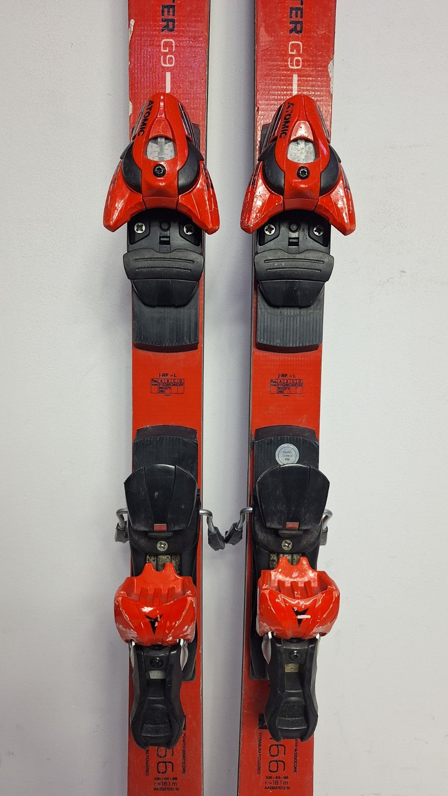 Atomic Redster G9 166 cm Skis + Atomic 10 Bindings Winter Fun Snow