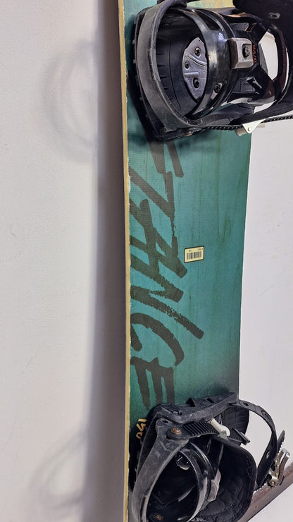 Nitro Stance 156 Snowboard + Speedfit M  Fixations Aventure hivernale dans la neige