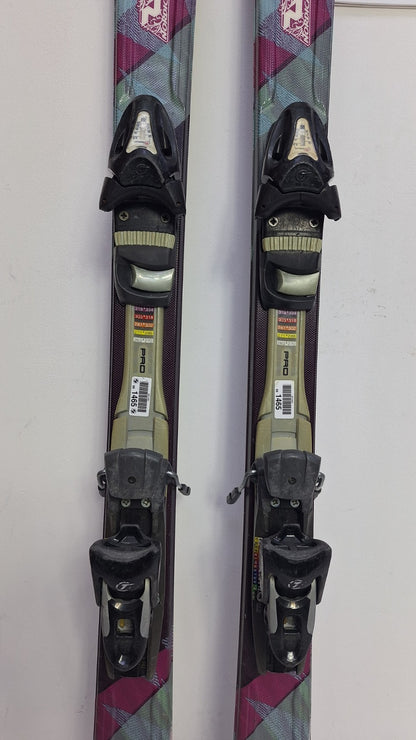 Ski Nordica Elexa EVO 168 cm + fixations Tyrolia SP 10, aventure de sports d'hiver