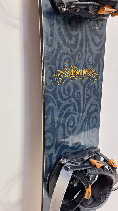 Matrix Escape W 159 cm Snowboard + Head Size L Bindings Adventure Sport