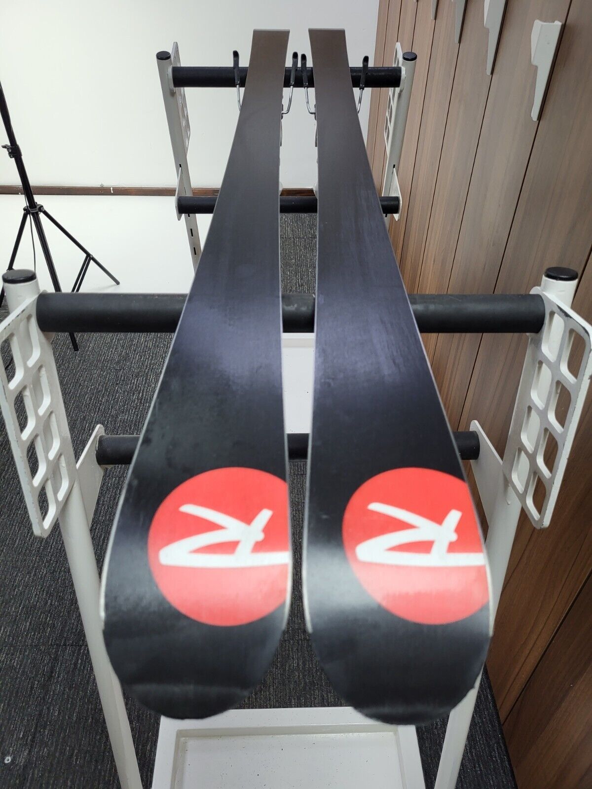 Ski Rossignol Hero FIS GS Pro 151 cm + fixations Look 10 Plaisir hivernal Neige