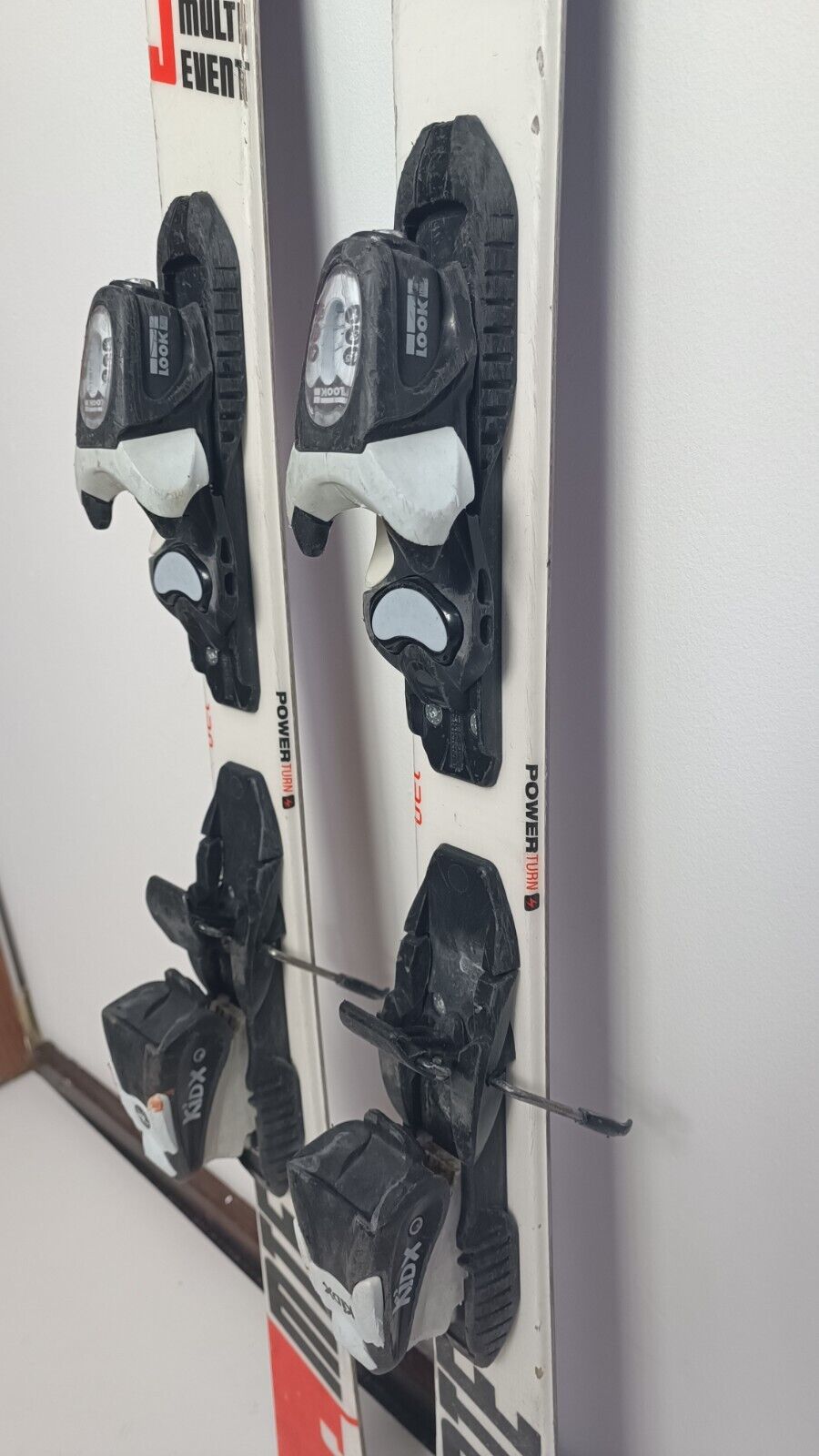 Ski Rossignol Hero JR 130cm + fixations Look 4.5 Aventure hivernale Hiver