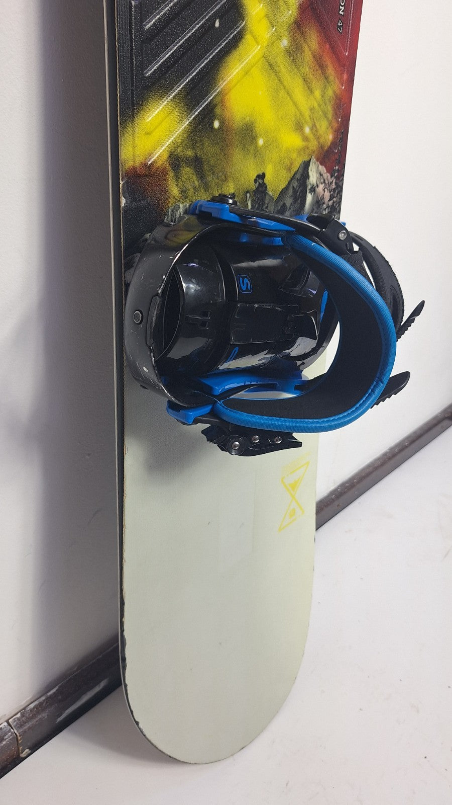 Snowboard Burton Progression 147 cm + fixations Burton S - aventure hivernale
