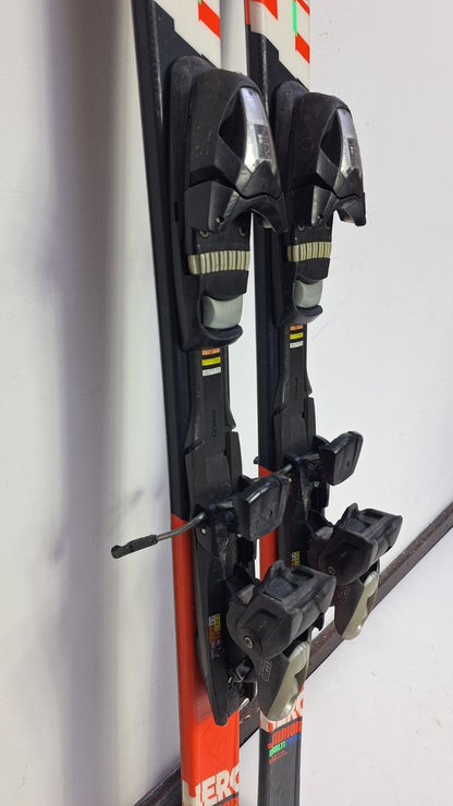 Ski Rossignol Hero J 150 cm + fixations Elan ESP 7.5 Plaisir hivernal Sports de neige