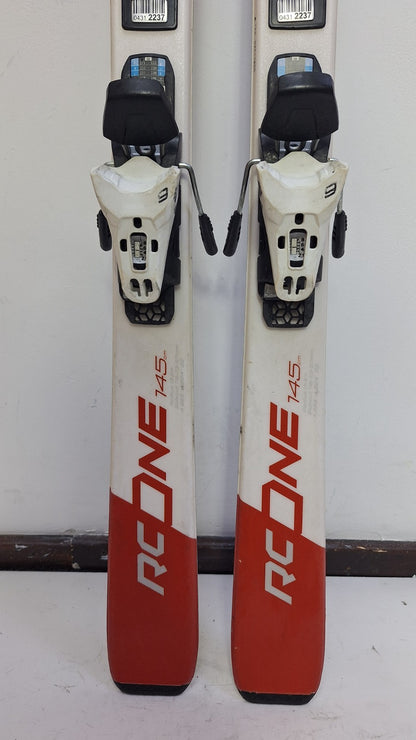 Fischer XTR RC One X 145 cm Ski + Fischer RS9 Bindungen Wintersport-Schneespaß