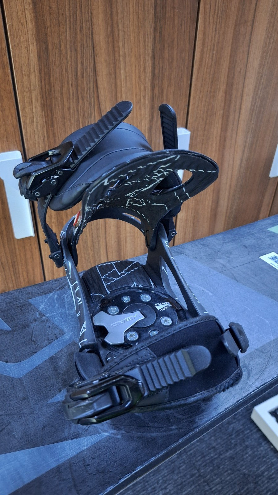 K2 Rental 130 cm Snowboard + HEAD Rental Size M Bindings Adventure Winter