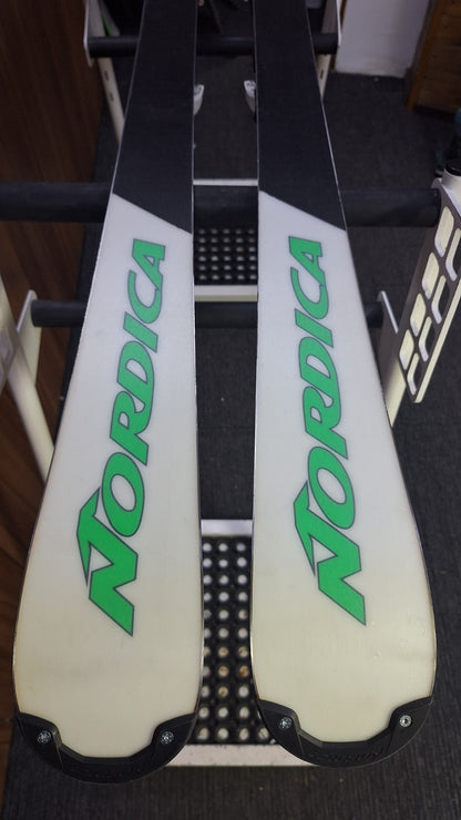 Nordica Dobermann WC SL 143 cm Ski + Fischer RS9 Bindings Sport Winter Fun