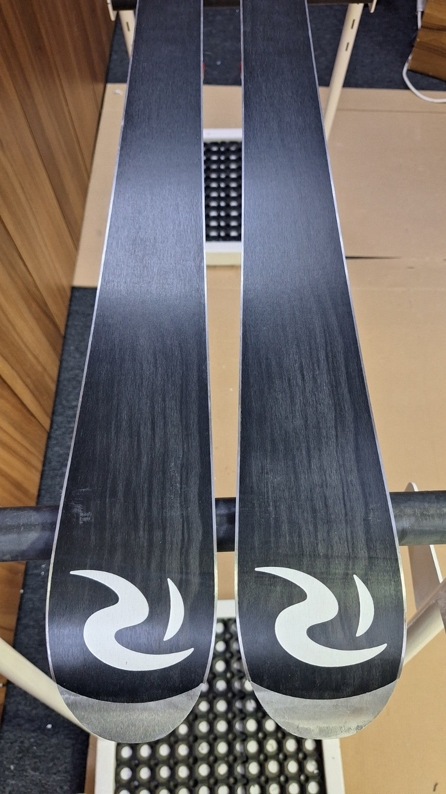 Rossignol B1 J 138 cm Ski + Salomon 4.5 Bindings Fun Snow Winter Sport
