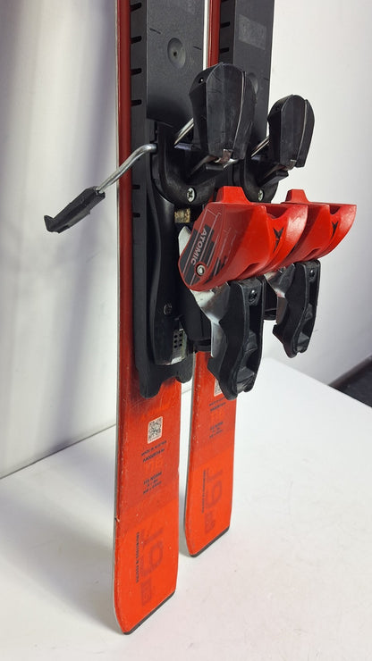 Atomic Redster J9 116 cm Ski + Atomic 7.5 Bindungen Wintersport Schneespaß