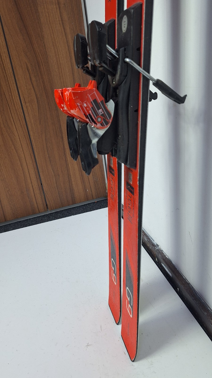 Atomic Redster G9 166 cm Skis + Atomic 10 Bindings Winter Fun Snow