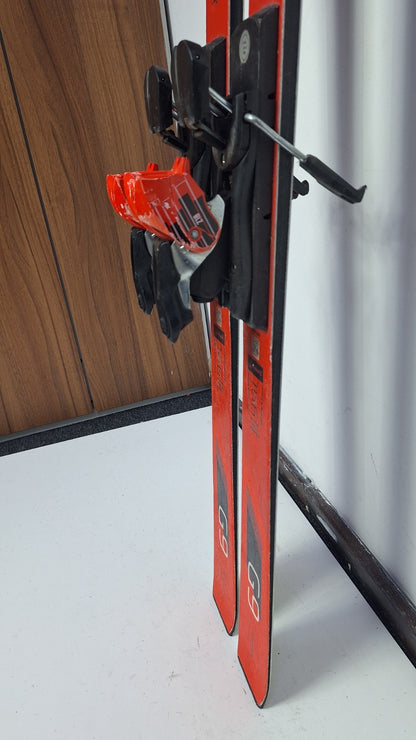 Atomic Redster G9 166 cm Skis + Atomic 10 Bindings Winter Fun Snow