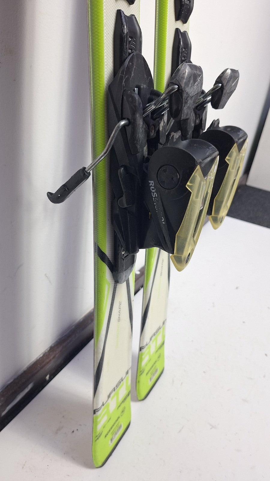 Rossignol Pursuit RTL 135 cm Ski + Rossignol Axium 11 Bindings Winter Sport Snow