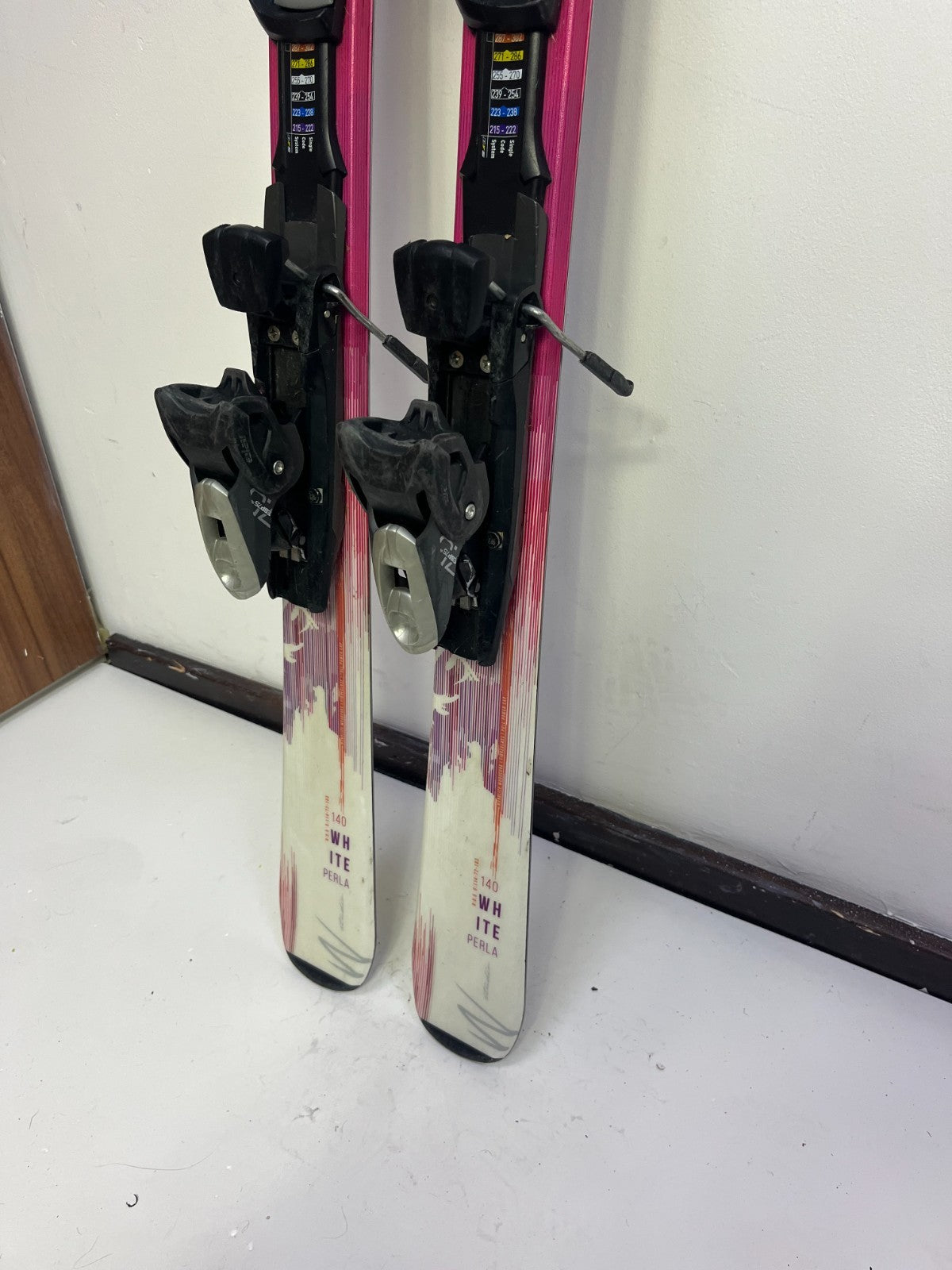 Elan White Perla 140cm Ski + Elan ESP 7.5 Bindings Winter Sport Fun