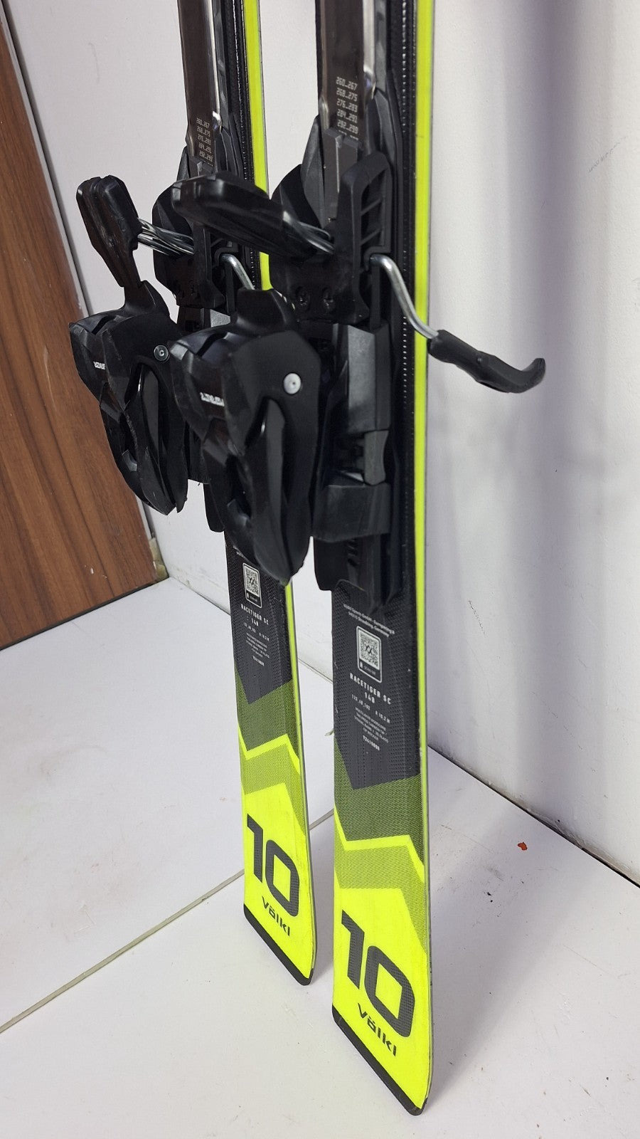 Volkl Racetiger SC 148cm Ski + Marker 10 Bindings Winter Sport