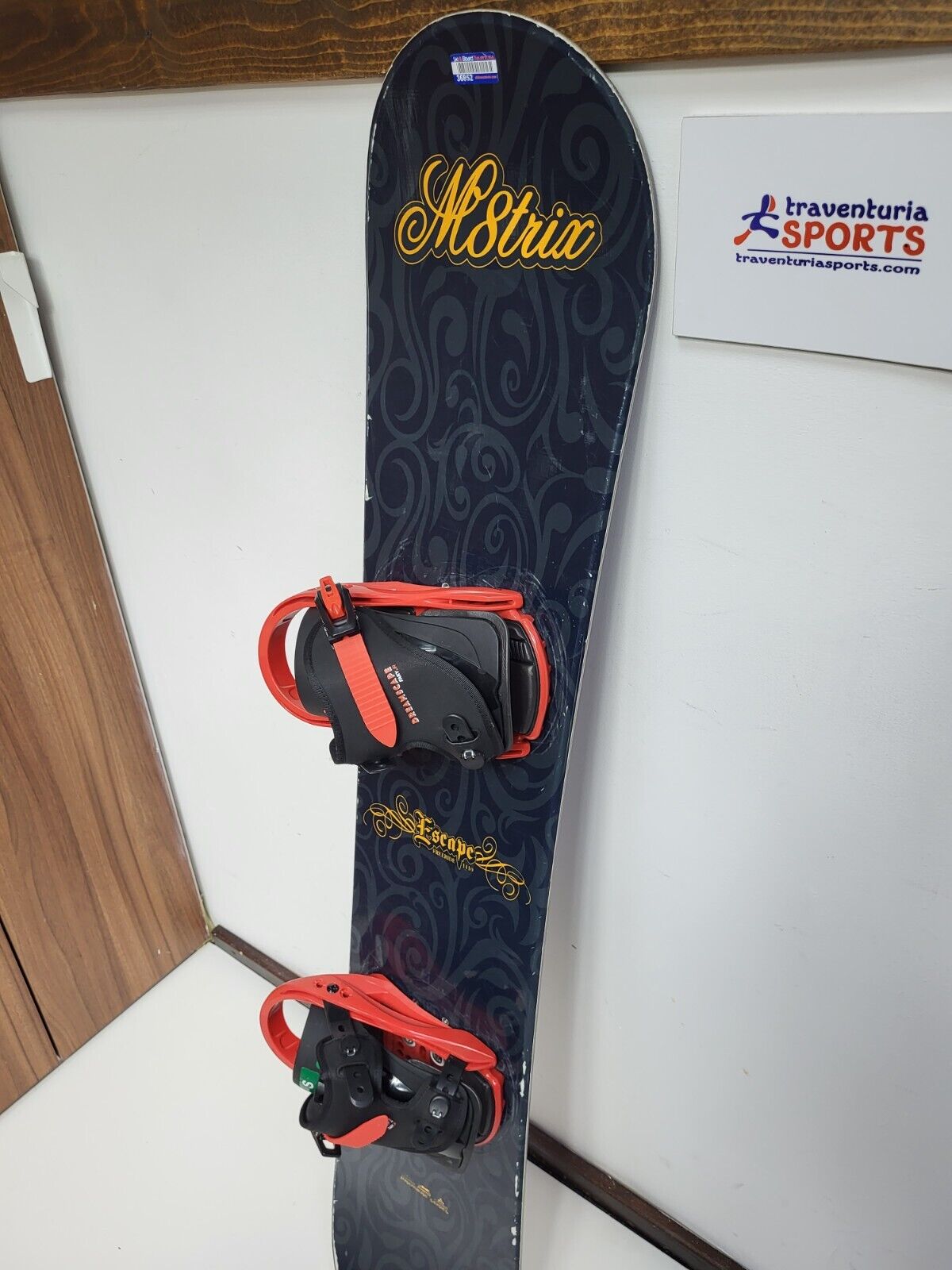 Matrix Escape 141 cm Snowboard + NEW Dreamscape Faky JR Size S Bindings Winter