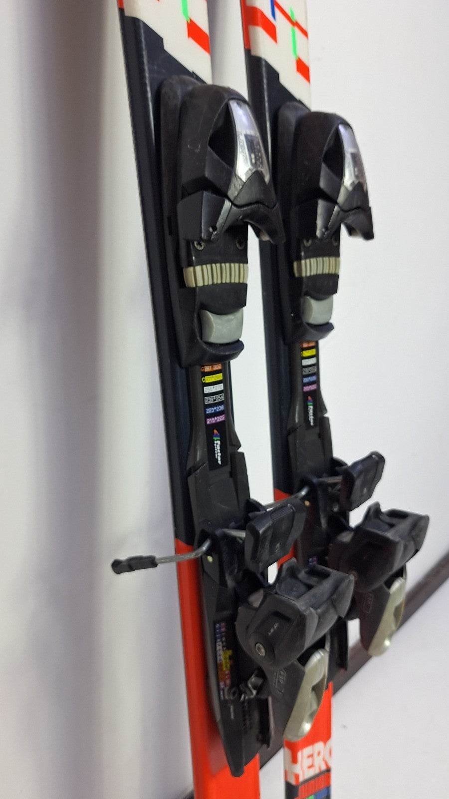 Sci Rossignol Hero J 150 cm + attacchi Elan ESP 7.5 Divertimento invernale Sport sulla neve