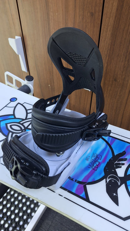 Snowboard Salomon Gypsy 138 cm + fixations Farefly S neuves Sport Hiver Amusement
